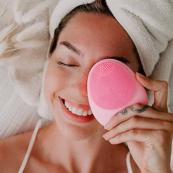 Brosse Nettoyante Visage 🧴 — Peau Nette & Éclatante en 60 Secondes